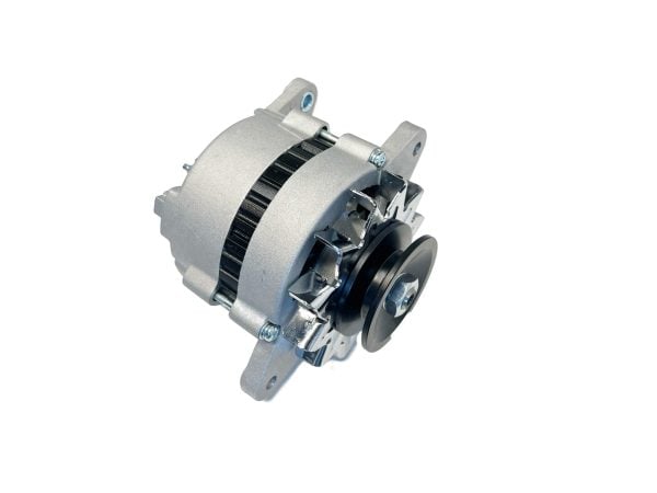 Alternador Kubota L200 - L2350 | L1500 - L3001 | B6100 - B7200 | L1-18 - L1-355 – OEM: 15321-64010, 15321-64011, 15321-64012