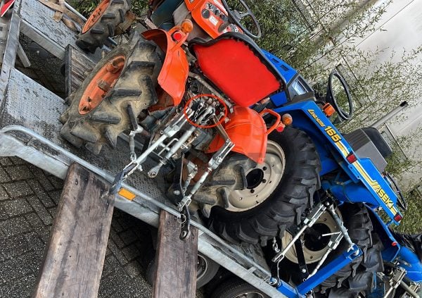 Oberlenkerhalterung | Oberlenkerhalter Kubota B5000 – B7001 | B1200 – B7100 (inkl. Bolzen + Sicherungssplint)