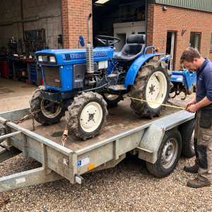 Iseki TX1510 opmeten op de aanhanger